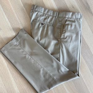 Gap Khaki’s Relaxed Fit 40x31